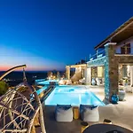 Mykonos Village אנו מרה